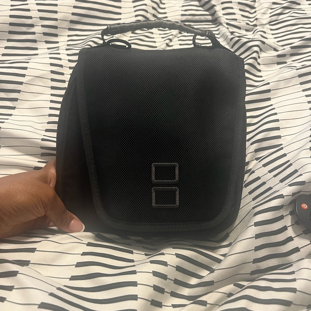 Men's Compact Black Carry Bag - Sleek Everyday Organizer